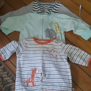 3 footie pajamas 0-3 months